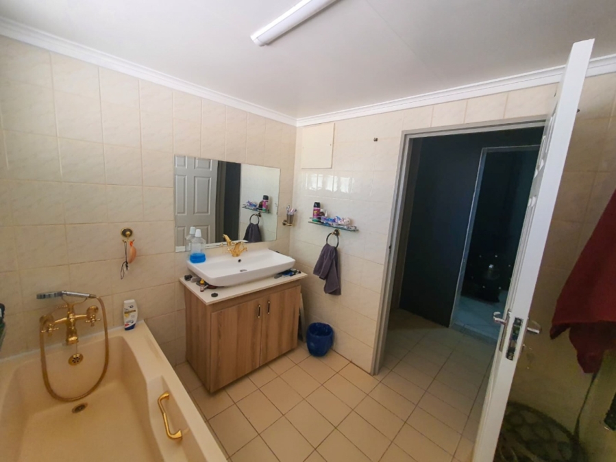 4 Bedroom Property for Sale in Haaskraal A H North West